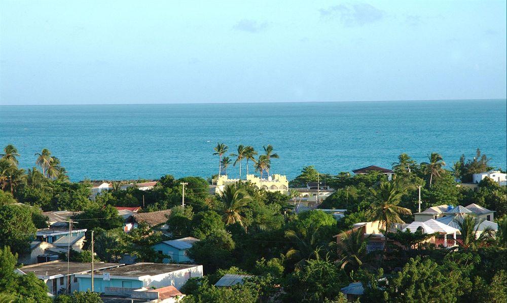 Hotel El Viejo Pirata Boca de Yuma エクステリア 写真