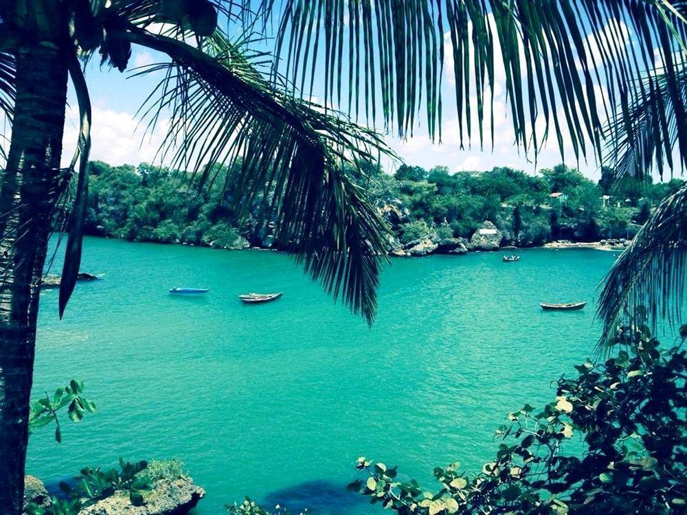 Hotel El Viejo Pirata Boca de Yuma エクステリア 写真
