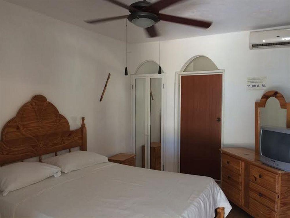 Hotel El Viejo Pirata Boca de Yuma エクステリア 写真