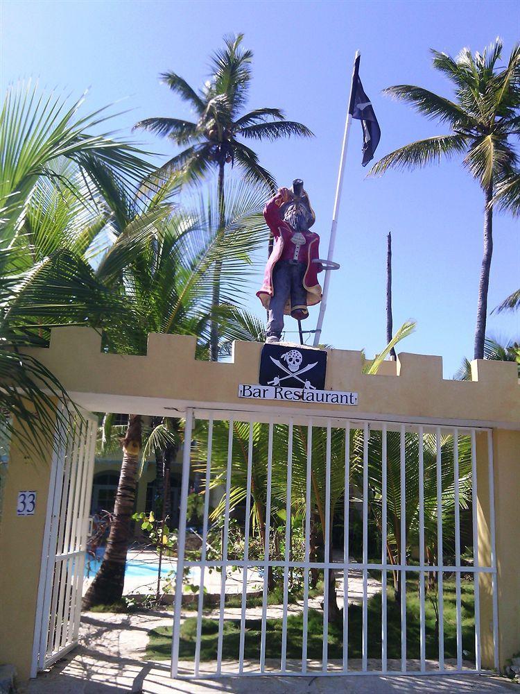 Hotel El Viejo Pirata Boca de Yuma エクステリア 写真