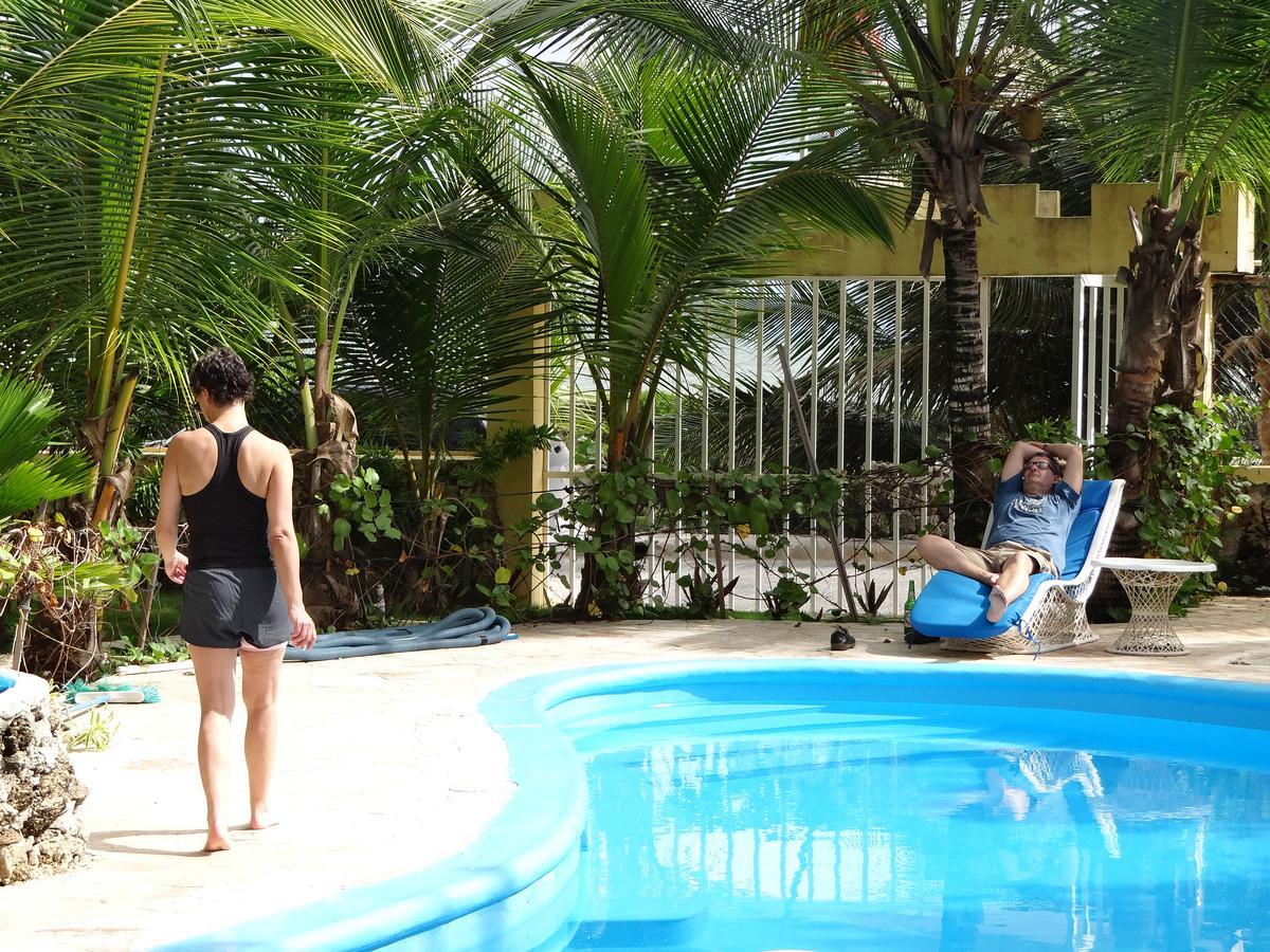 Hotel El Viejo Pirata Boca de Yuma エクステリア 写真