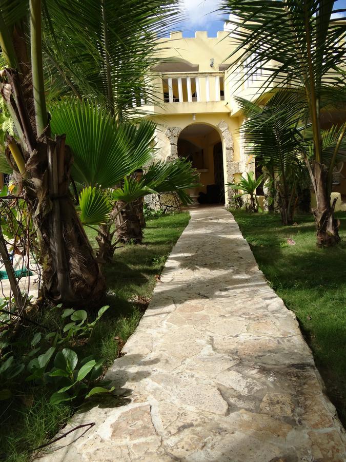 Hotel El Viejo Pirata Boca de Yuma エクステリア 写真