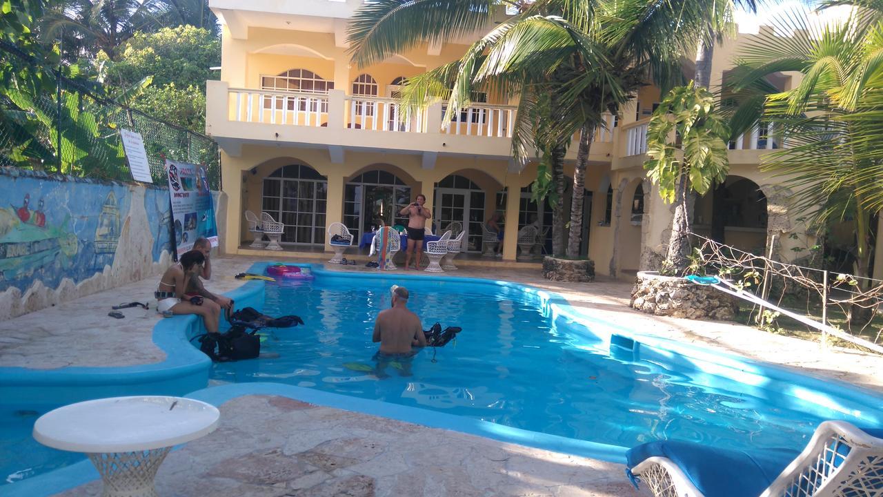 Hotel El Viejo Pirata Boca de Yuma エクステリア 写真