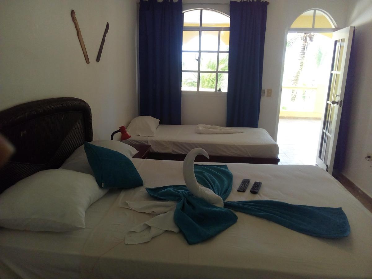 Hotel El Viejo Pirata Boca de Yuma エクステリア 写真