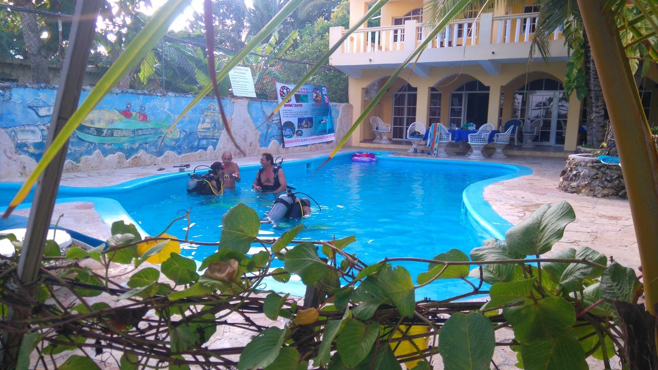 Hotel El Viejo Pirata Boca de Yuma エクステリア 写真